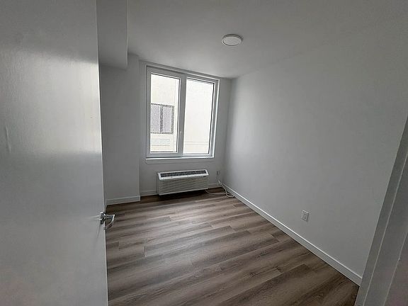 3rd image of 3109 Buhre Ave #8G