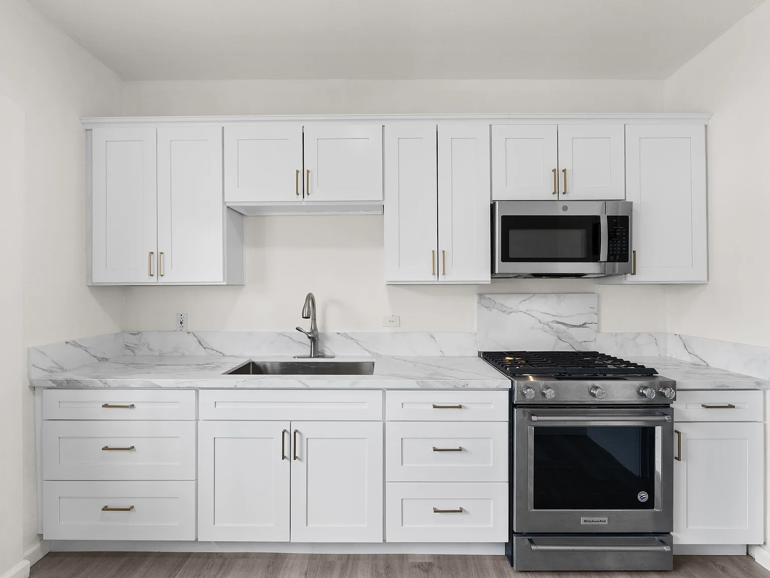 2 bed, 650 sqft, $2,450 — Photo 2