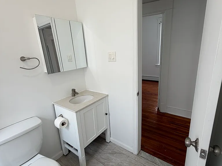 337 3rd St #2 — Photo 7