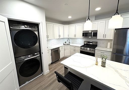 5th image of 1133 N Shore Rd #404