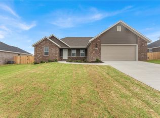 272 Tonya Loop, Huntsville, AR 72740