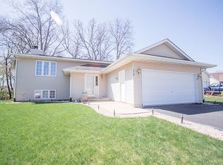 218 Thornhill Dr SW, Poplar Grove, IL 61065