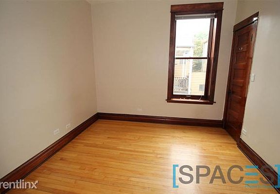 5th image of 1053 N Oakley Blvd
