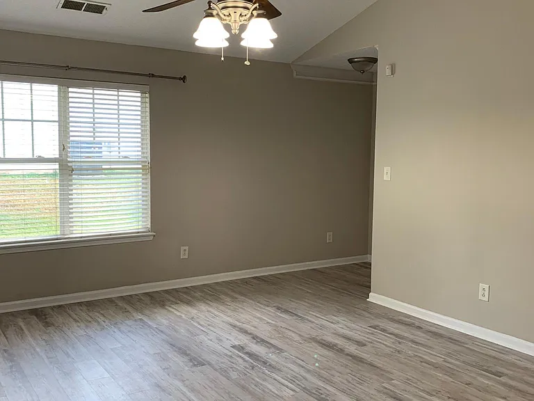 860 Raindrops Rd — Photo 3