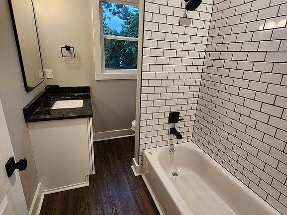 4th image of 1938 Duker Ave #2
