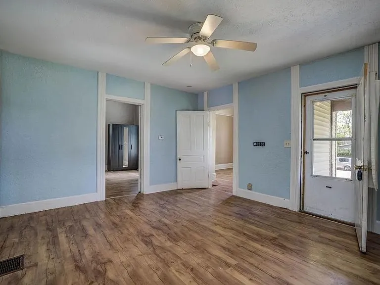 330 W Withrow St — Photo 6