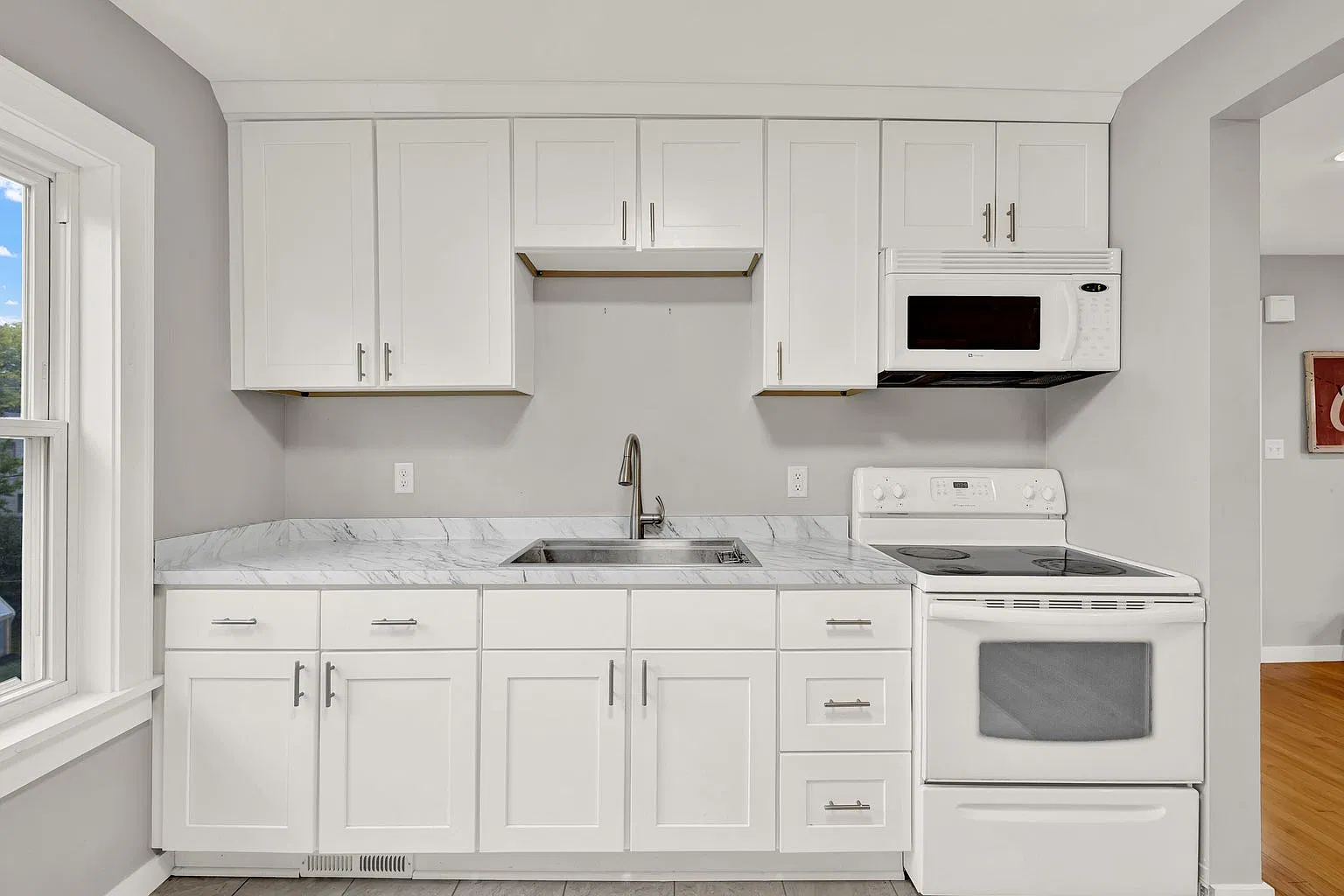 1 bed, 700 sqft, $1,200 — Photo 1