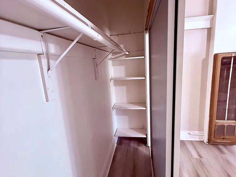 406 Linden Ave — Photo 9
