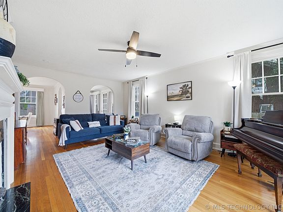 5th image of 420 S 13th St