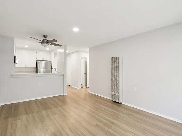 5405 Lindley Avenue — Photo 44