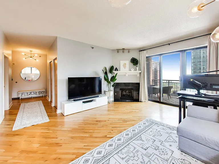 41 E 8th St #2003 — Photo 6