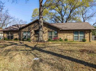 719 Oakwood Dr, Longview, TX 75604