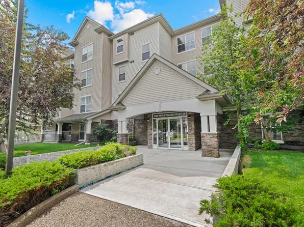 2000 S Applevillage Ct SE #208, Calgary, AB T2A 7Z4