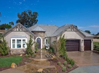 203 Tom McGuinness Jr Cir, Fallbrook, CA 92028