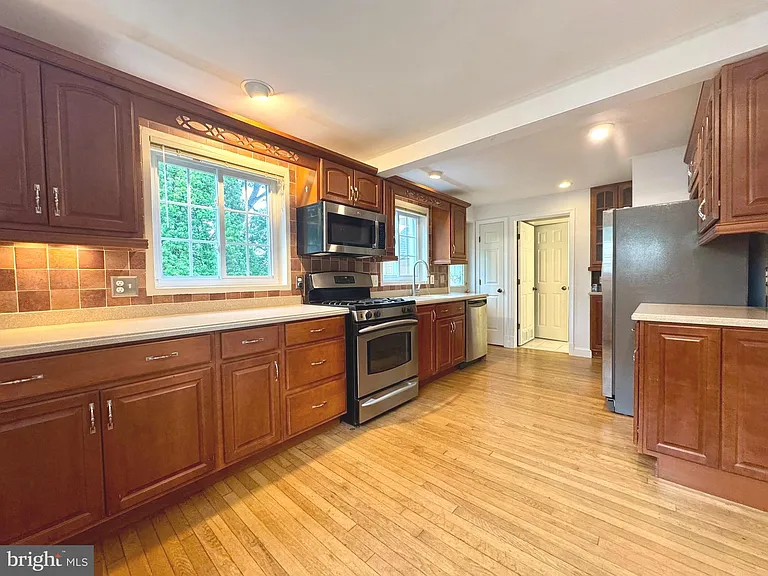 10710 Ashby Pl — Photo 6
