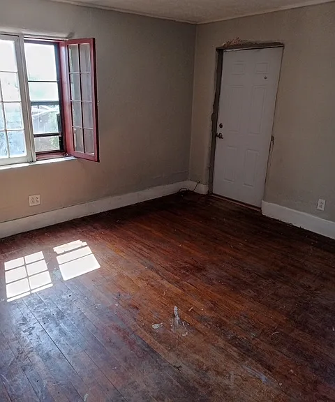 512 N California St — Photo 3