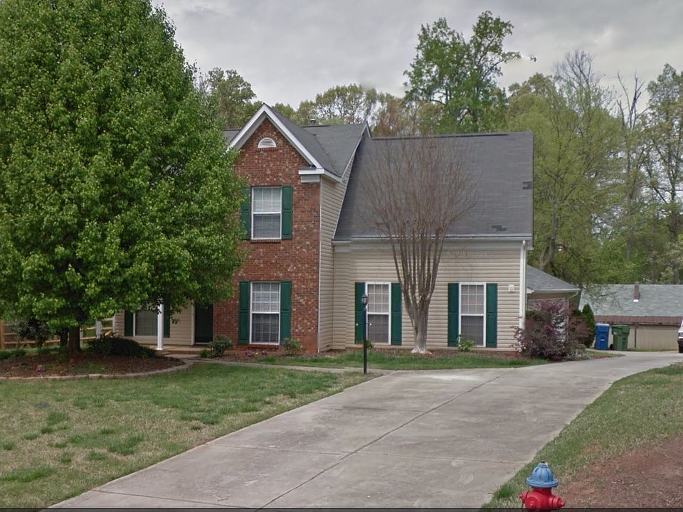 1st image of 109 N Willow Ct