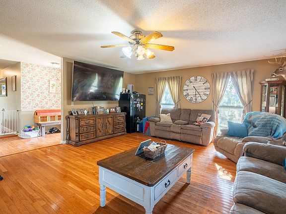 2nd image of 34 Morris Rd