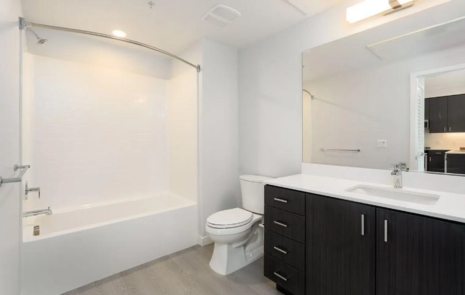 2 bed, 1.0 bath, 990 sqft, $9,571 — Photo 2