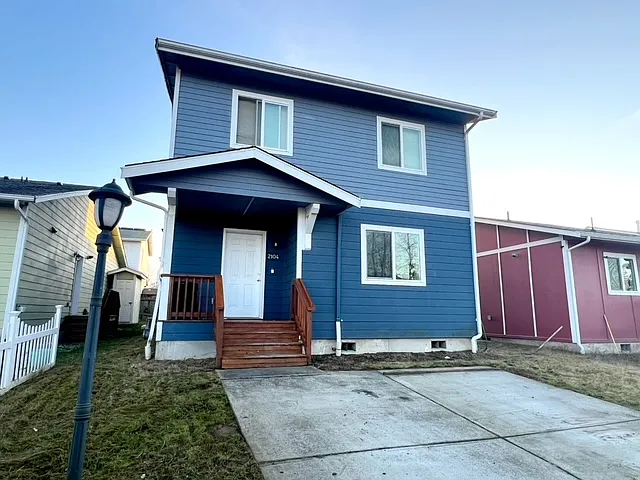 2104 SE Polar Star Way - 1 — Photo 3