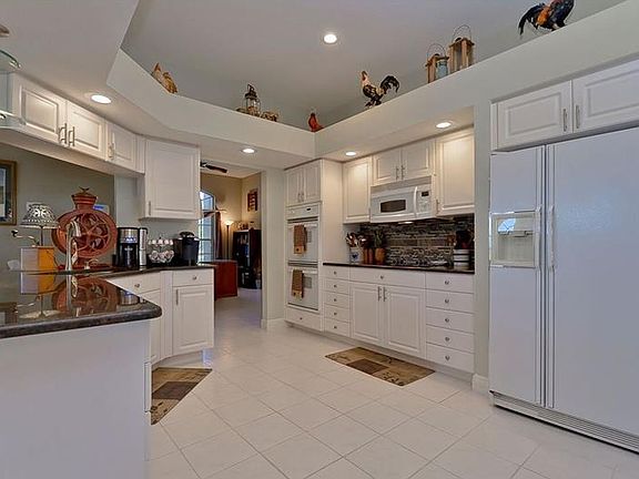 5th image of 3202 Gray Barn Ln