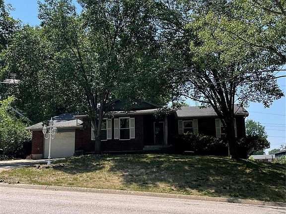 2nd image of 217 Circle Dr