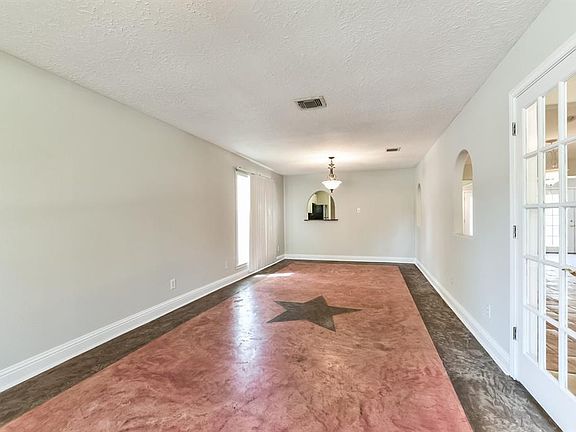 5th image of 22622 Deville Dr