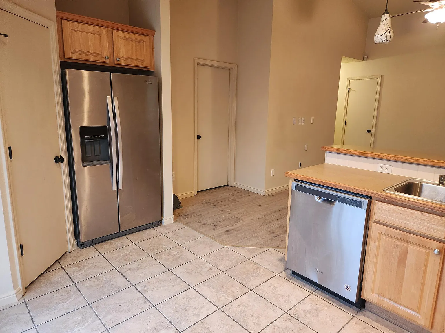 3 bed, 1120 sqft, $1,995 — Photo 4