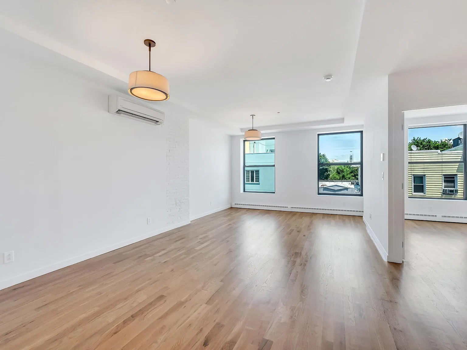 717 Manhattan Avenue — Photo 4