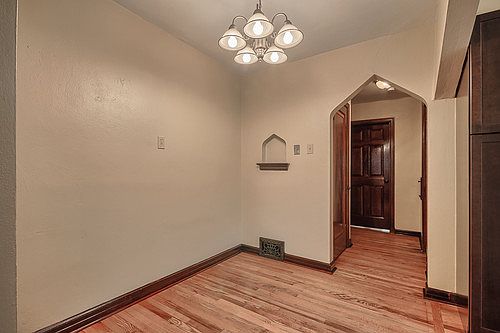 3rd image of 3540 Lawn Ave