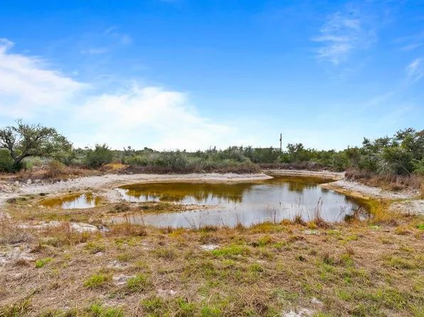 242 Coastal Wildwood Dr, Rockport, TX 78382