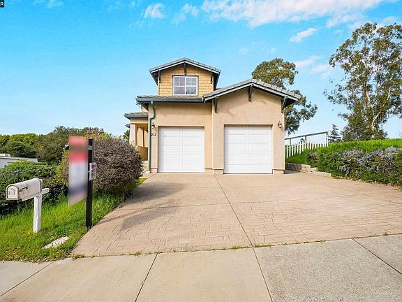 3rd image of 213 N Rancho Pl