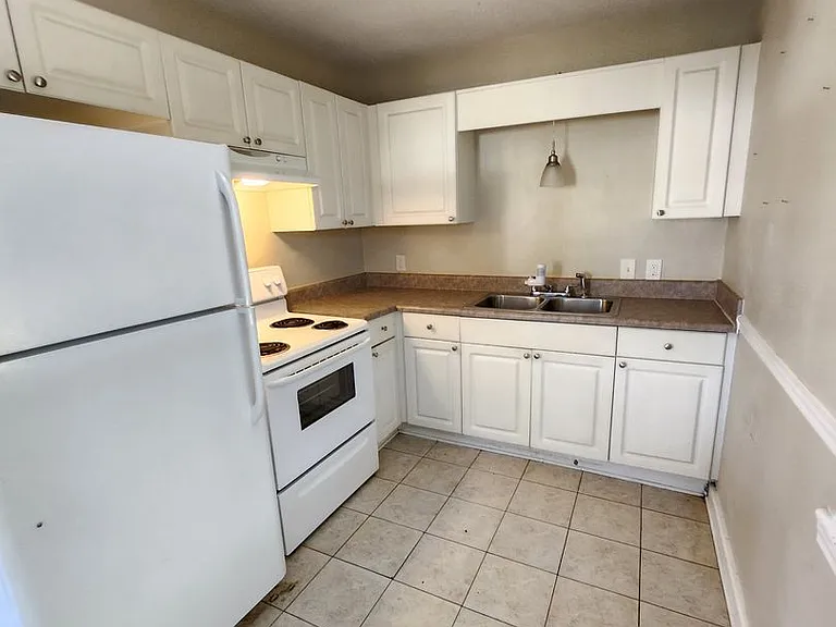 5501 Mayfair Dr — Photo 8