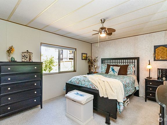4th image of 5900 64th St NE #202