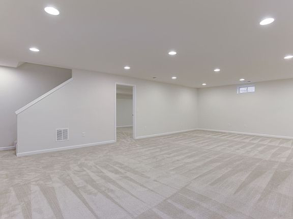 5th image of 132 Hayvenhurst Ct