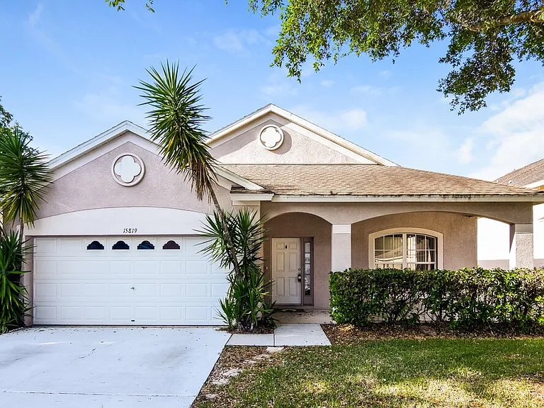 15819 Stags Leap Dr — Photo 1