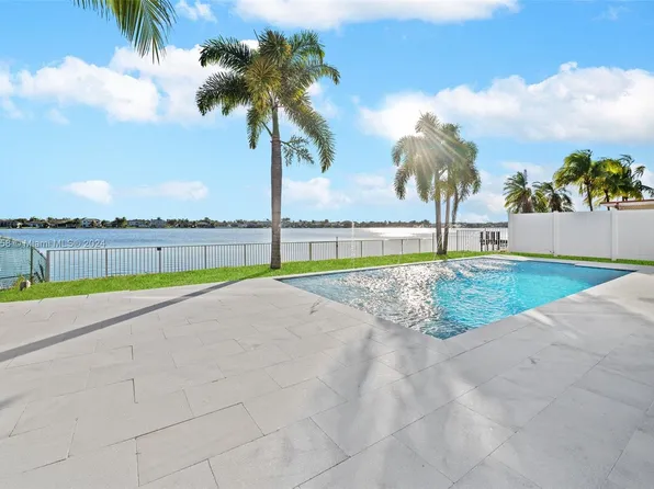 19134 NW 24th Ct, Pembroke Pines, FL 33029