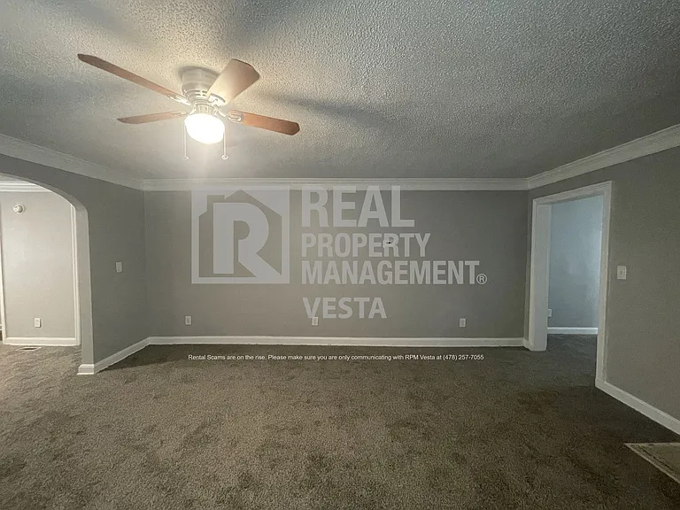 444 Corbin Ave — Photo 2