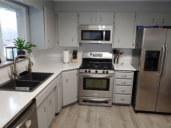 3rd image of 12918 122nd Avenue Ct E