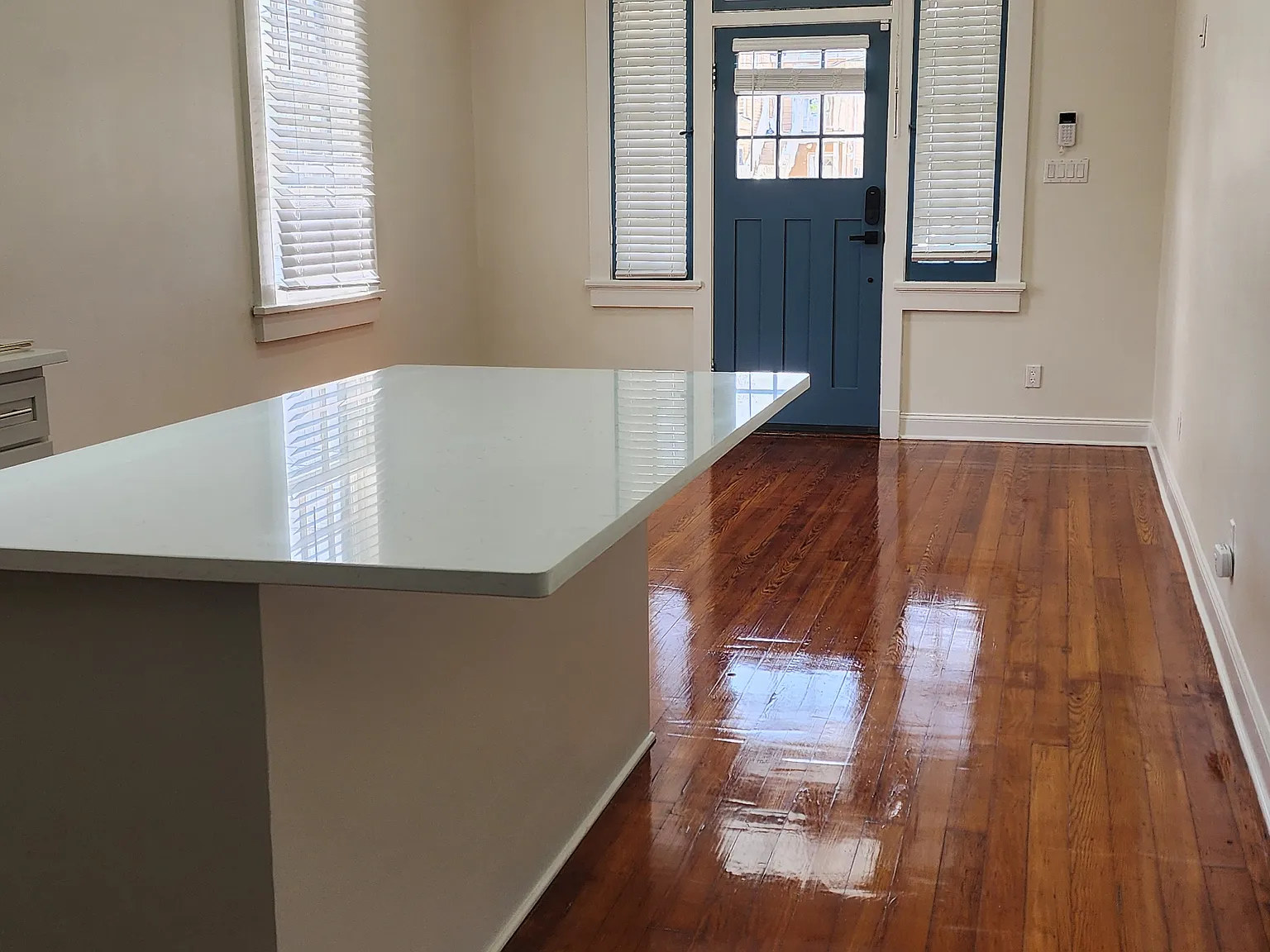 2 bed, 937 sqft, $1,700 — Photo 3
