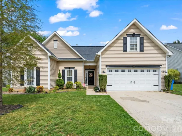 115 Kristens Court Dr, Mooresville, NC 28115
