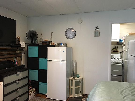 3rd image of 694 Lincoln Ave