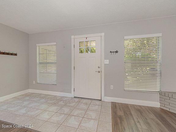 3rd image of 1576 S Park Ave