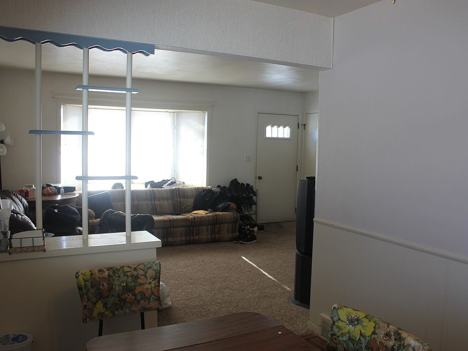 2nd image of 813 W 29th St