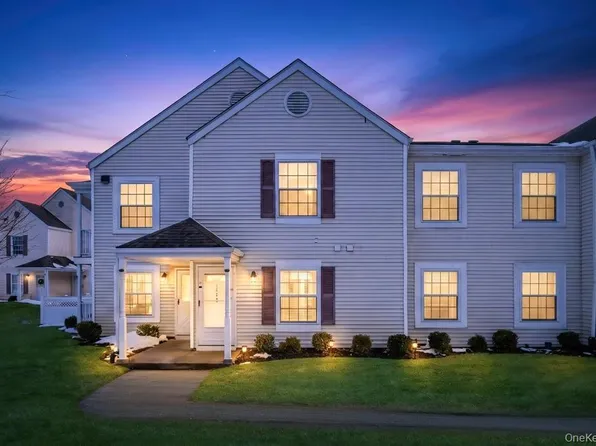 348 Artist Lake Drive, Middle Island, NY 11953