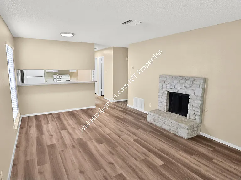 7912 Echo Wind St #7912 — Photo 3