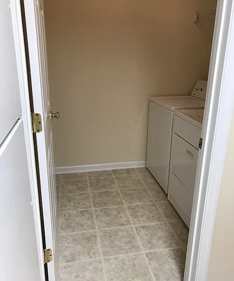 1816 Iola Dr — Photo 8