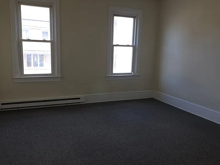 33 Washington St — Photo 24
