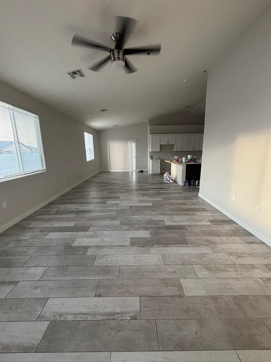 Building Photo - 10112 W Carousel Dr