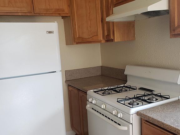 5th image of 359 E Washington Blvd APT 1